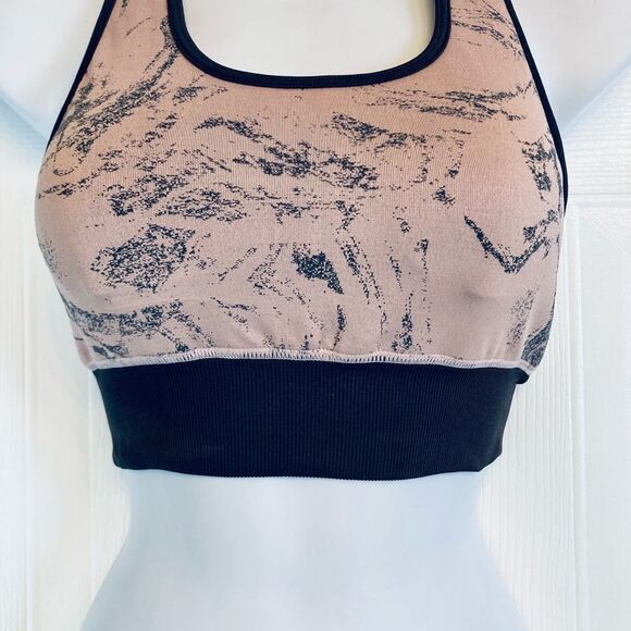Fabletics Eliza Seamless Sports Bra Removable Padding Size XS - Picture 3 of 12